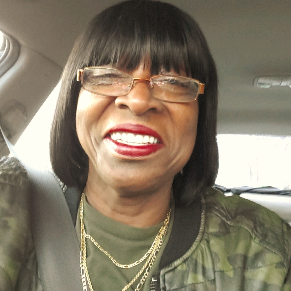 Meet your Posher, Gloria